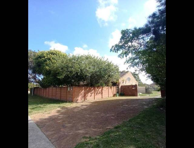 4 BEDROOM HOUSE RENTED IN CHARLO